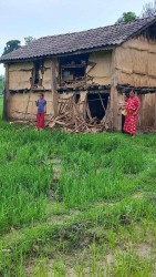 राति साढे १२ बजे हात्तीले घर भत्काउन थालेपछि ......